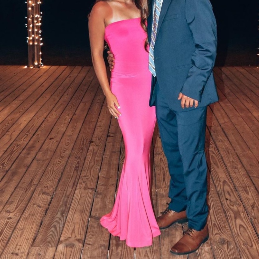 Norma Kamali Strapless Fishtail Gown in Orchid Pink